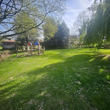 Willowtreegites Villa Saint-Ovin