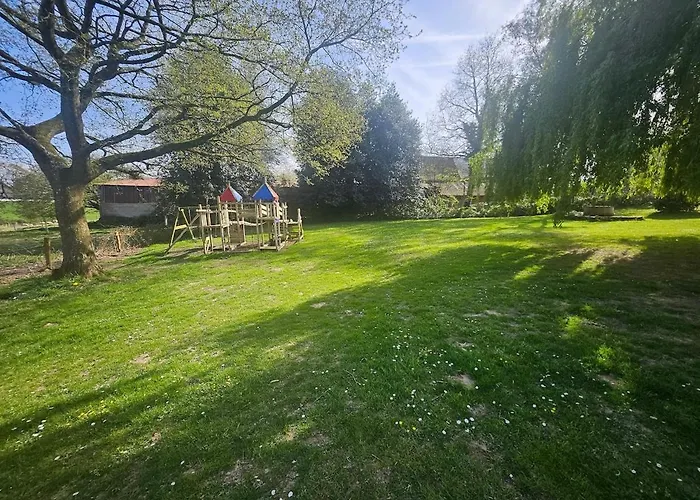 Willowtreegites Villa Saint-Ovin